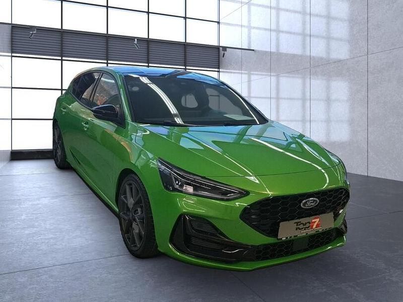 Gebraucht Ford Focus ST 280 PS (205 kW) 2024 Mean green (metallic) Limousine