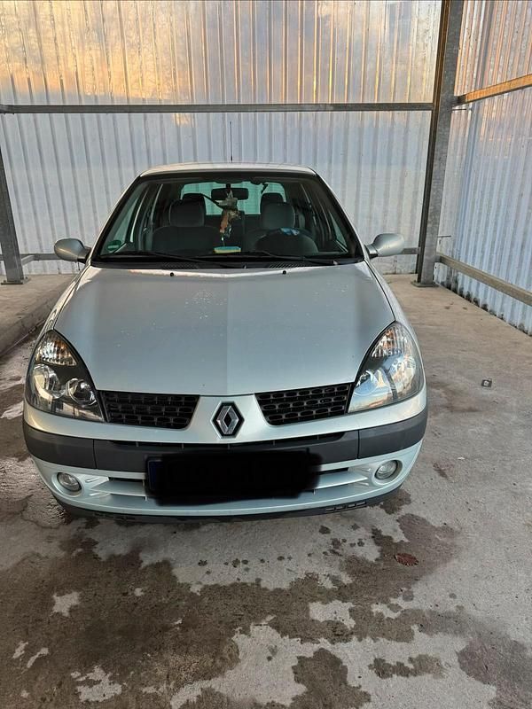 Gebraucht Renault Clio II 75 PS (55 kW) 2003 Silber Kleinwagen
