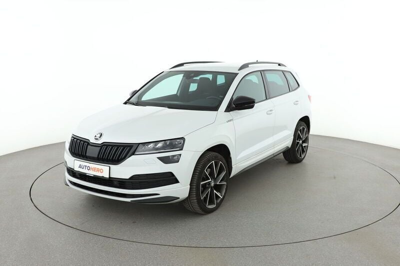 Weiß Gebraucht 2020 Skoda Karoq SportLine SUV | 25.700 € (Fairer Preis) - Bild 1/4
