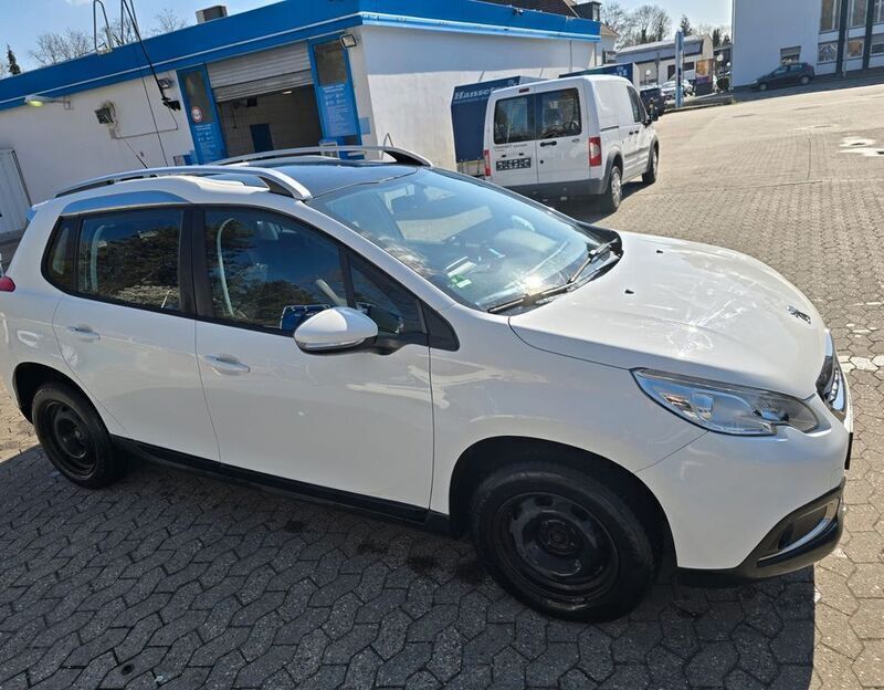 Weiß Gebraucht 2014 Peugeot 2008 Active SUV | 4.990 € (Guter Preis) - Bild 1/4