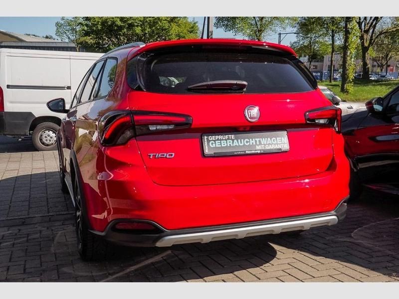 Gebraucht Fiat Tipo Cross 99 PS (72 kW) 2022 Rot Kombi