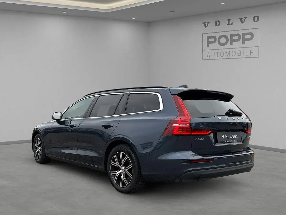 Gebraucht Volvo V60 145 PS (106 kW) 2024 Kombi