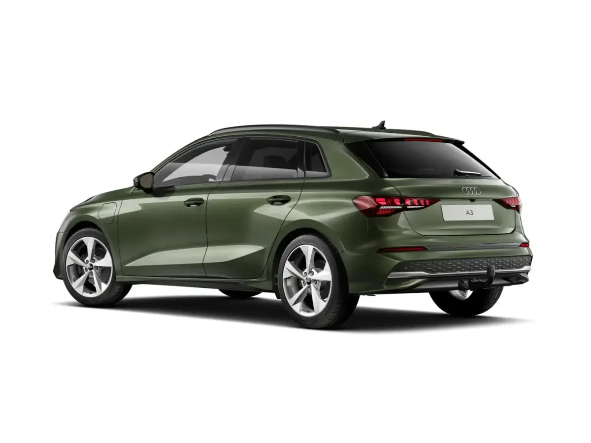 Gebraucht Audi A3 Sportback e-tron Ambiente 204 PS (150 kW) 2025 Distriktgrün metallic Kleinwagen