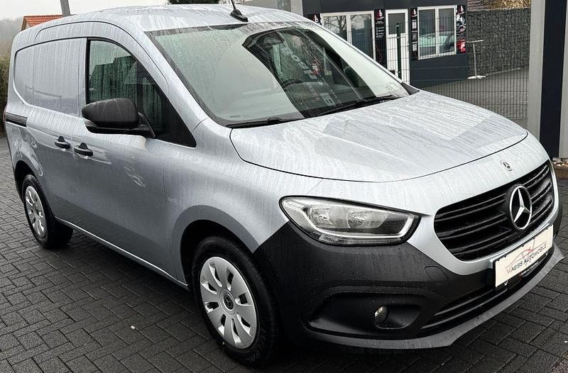 Silber Gebraucht 2022 Mercedes Citan 112 Van / Kleinbus | 13.800 € (Teuer) - Bild 1/4