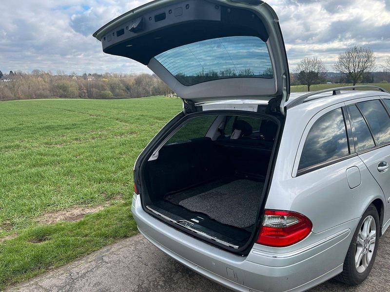 Gebraucht Mercedes E220 Avantgarde 170 PS (125 kW) 2008 Silber Kombi