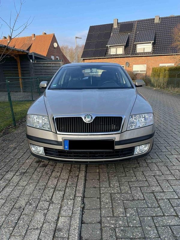 Gebraucht Skoda Octavia 102 PS (75 kW) 2004 Gold Limousine