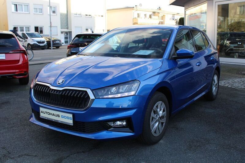 Blau Gebraucht 2023 Skoda Fabia Style Limousine | 17.990 € (Guter Preis) - Bild 1/4