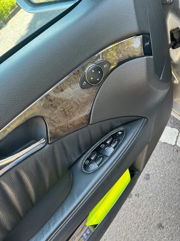 Gebraucht Mercedes E240 Avantgarde 177 PS (130 kW) 2004 Silber Kombi