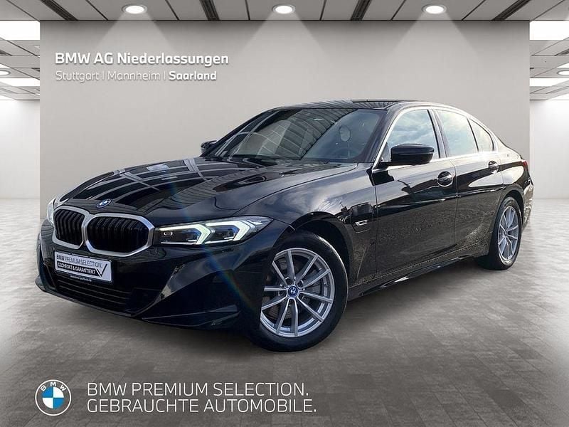Schwarz Gebraucht 2022 BMW 330e Sport Line Limousine | 27.560 € (Superpreis) - Bild 1/4