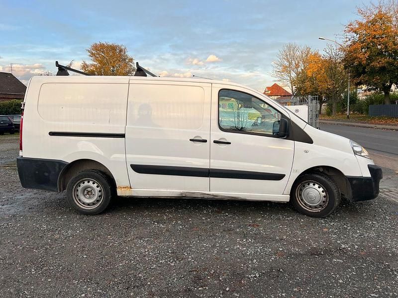 Weiß Gebraucht 2008 Fiat Scudo Van / Kleinbus | 3.900 € (Fairer Preis) - Bild 1/4