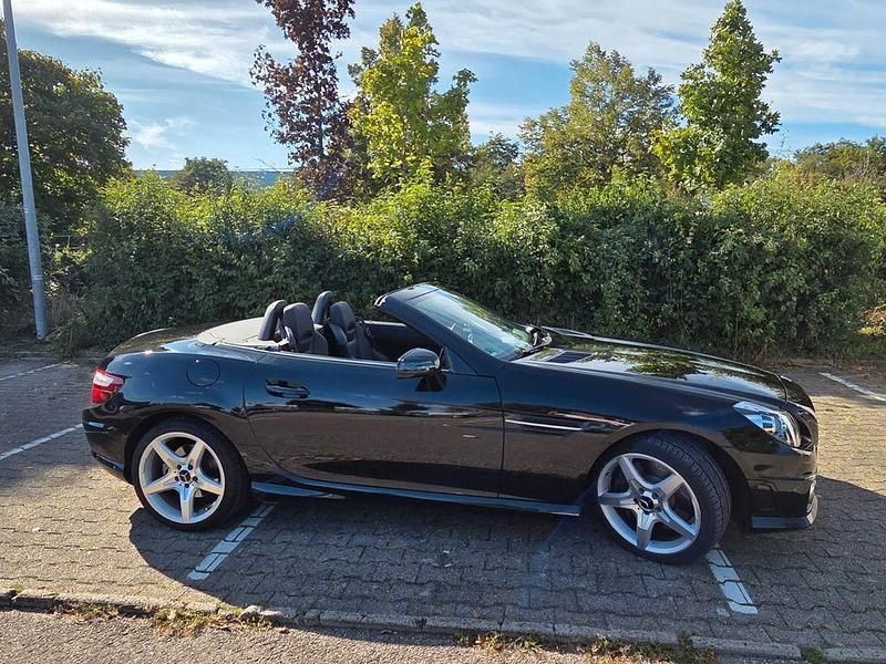 Schwarz Gebraucht 2012 Mercedes SLK350 Cabrio | 25.900 € (Fairer Preis) - Bild 1/4