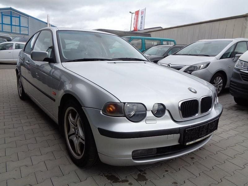 Gebraucht BMW 318 143 PS (105 kW) 2002 Silber Coupé