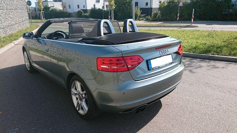 Gebraucht Audi A3 Cabriolet Comfort 160 PS (117 kW) 2011 Grau Cabrio