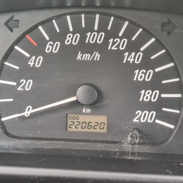 Gebraucht Opel Agila 58 PS (42 kW) 2002 Grau Van / Kleinbus