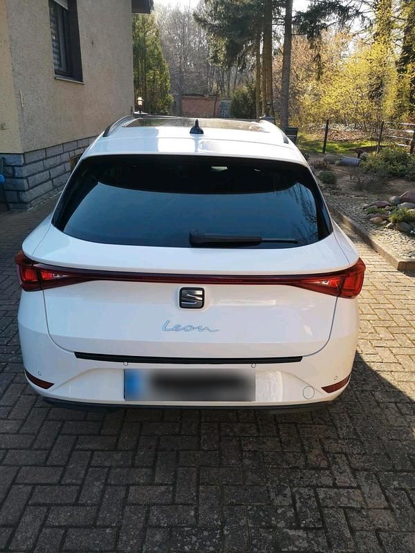 Gebraucht Seat Leon 150 PS (110 kW) 2020 Weiß Limousine