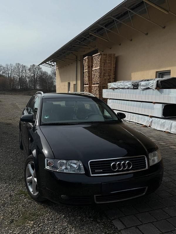 Gebraucht Audi A4 135 PS (99 kW) 2001 Schwarz Kombi