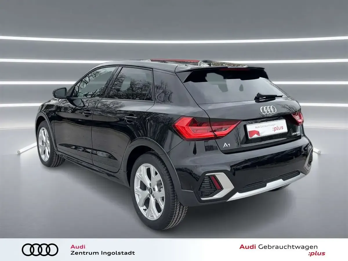 Gebraucht Audi A1 S-Line 150 PS (110 kW) 2026 Mythosschwarz metallic SUV
