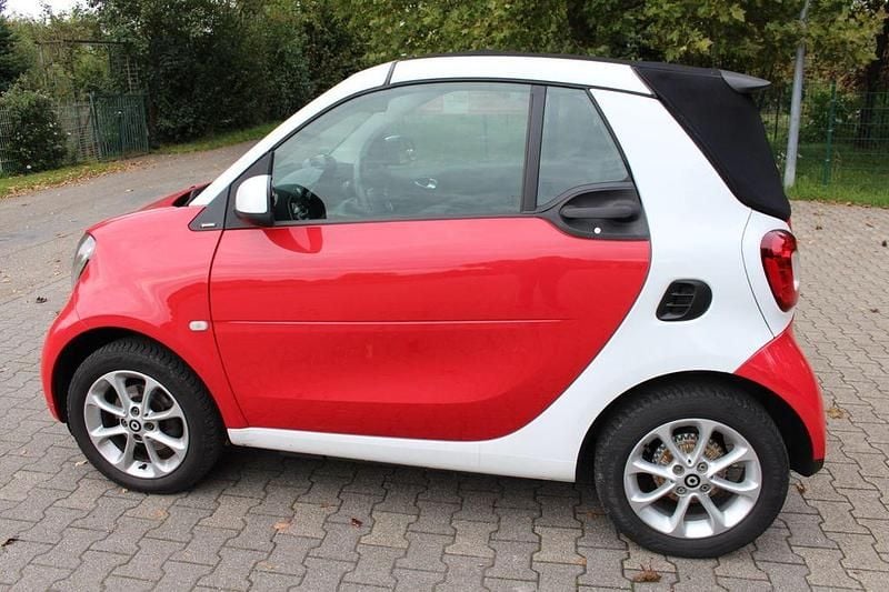 Gebraucht Smart ForTwo Cabrio Basis 90 PS (66 kW) 2017 Rot Cabrio