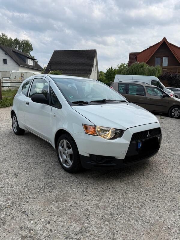 Weiß Gebraucht 2009 Mitsubishi Colt Kleinwagen | 1.950 € (Fairer Preis) - Bild 1/4