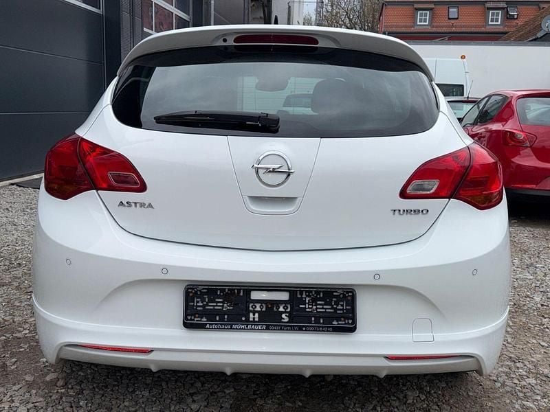 Gebraucht Opel Astra OPC 140 PS (102 kW) 2015 Weiß Kleinwagen