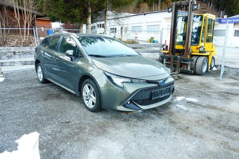 Gebraucht Toyota Corolla Hybrid Basis 98 PS (72 kW) 2021 Grau Limousine
