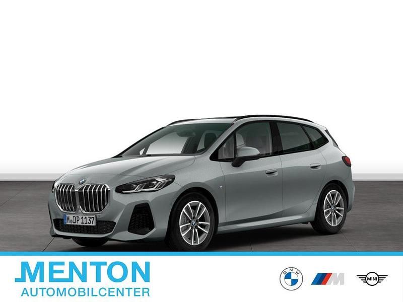 Grau Gebraucht 2024 BMW 220 Active Tourer M Sport Van / Kleinbus | 37.966 € (Teuer) - Bild 1/4