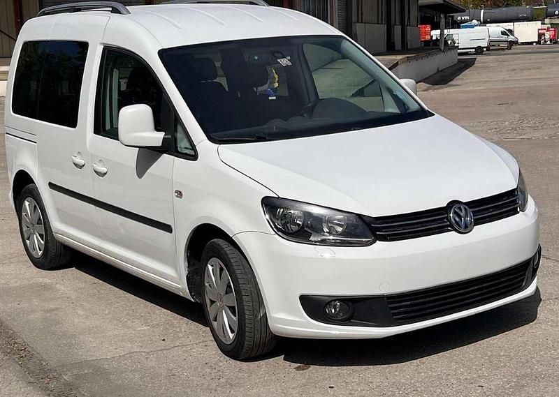 Second-hand VW Caddy Highline 140 CP (102 kW) 2013 Alb Monovolum