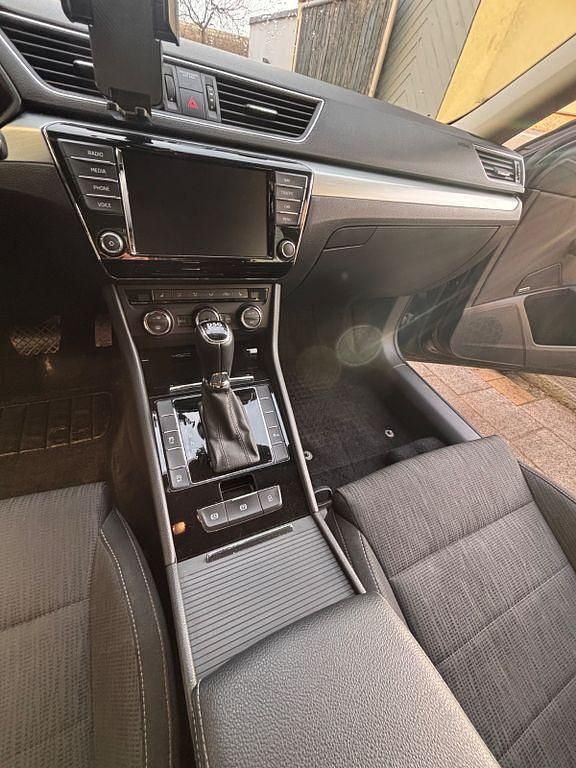 Gebraucht Skoda Superb 190 PS (139 kW) 2016 Schwarz Kombi