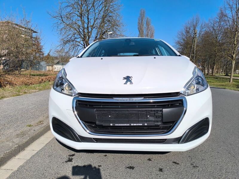 Weiß Gebraucht 2019 Peugeot 208 Active Kleinwagen | 12.290 € (Fairer Preis) - Bild 1/4