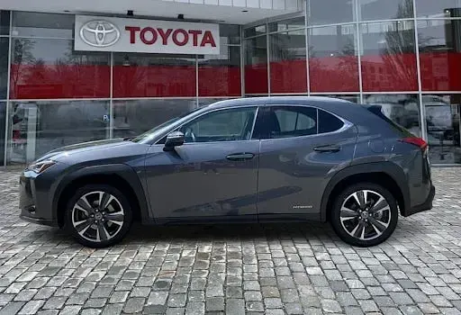 Używany Lexus UX 250h 184 KM (135 kW) 2021 Szary SUV