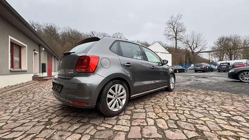 Gebraucht VW Polo Comfortline 90 PS (66 kW) 2016 Grau Limousine