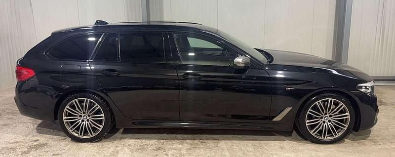 Gebraucht BMW 550 400 PS (294 kW) 2020 Saphirschwarz Kombi