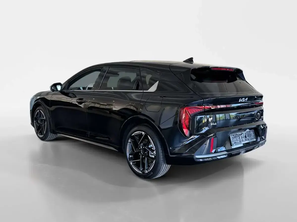 Neu Kia K4 GT-Line 179 PS (131 kW) 2026 Schwarz Limousine