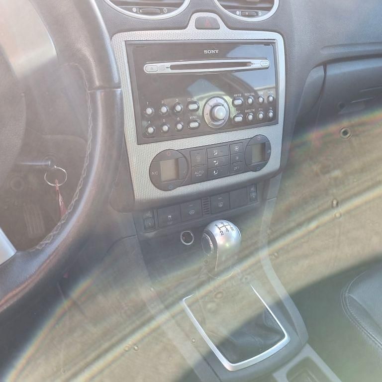 Gebraucht Ford Focus Titanium 125 PS (91 kW) 2006 Schwarz Limousine