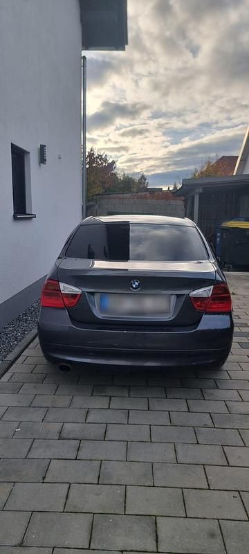 Gebraucht BMW 320 150 PS (110 kW) 2005 Grau Limousine