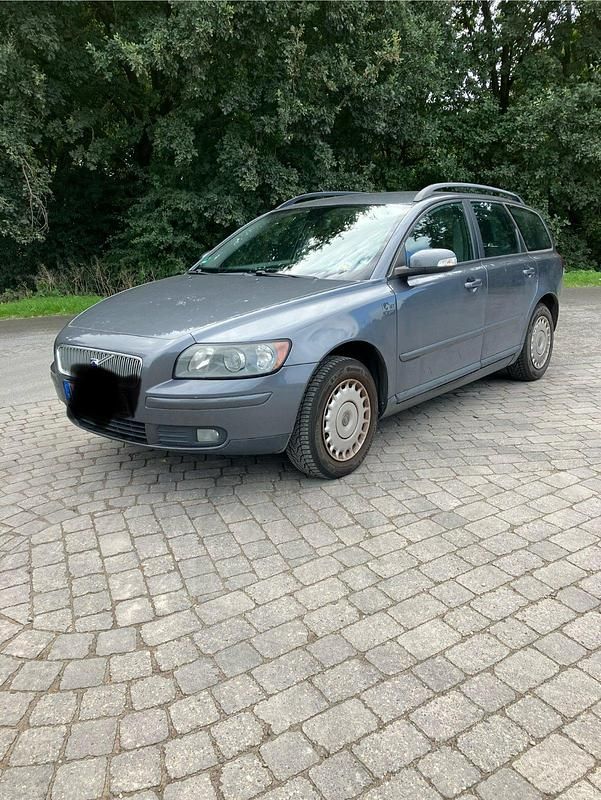 Grau Gebraucht 2007 Volvo V50 Kombi | 2.200 € (Fairer Preis) - Bild 1/4