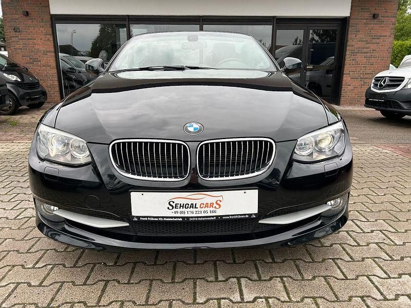 Gebraucht BMW 330 Cabriolet 245 PS (180 kW) 2013 Schwarz Cabrio