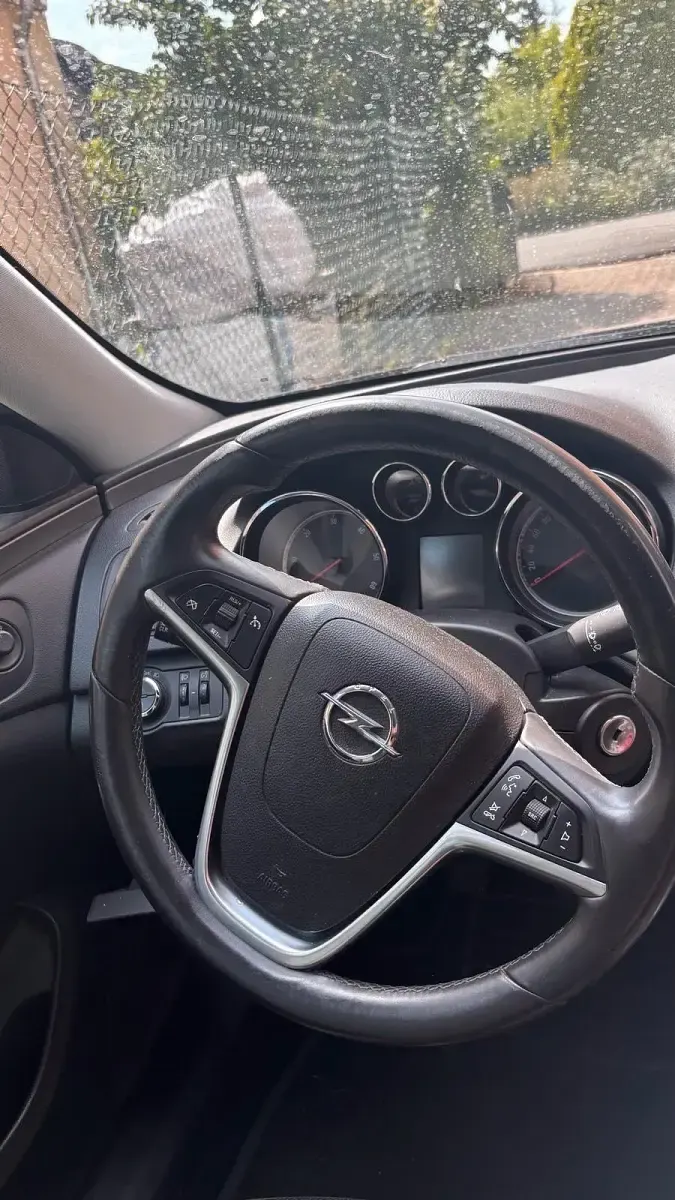 Gebraucht Opel Insignia 131 PS (96 kW) 2011 Braun Kombi