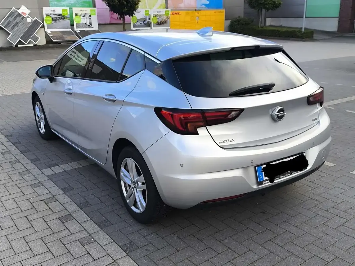 Gebraucht Opel Astra Dynamic 110 PS (80 kW) 2017 Grau Kleinwagen