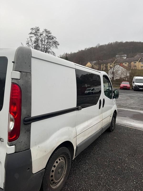 Gebraucht Renault Trafic 114 PS (83 kW) 2013 Weiß Van / Kleinbus