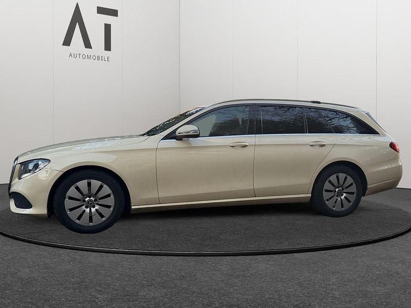 Gebraucht Mercedes E220 194 PS (142 kW) 2018 Gelb Kombi