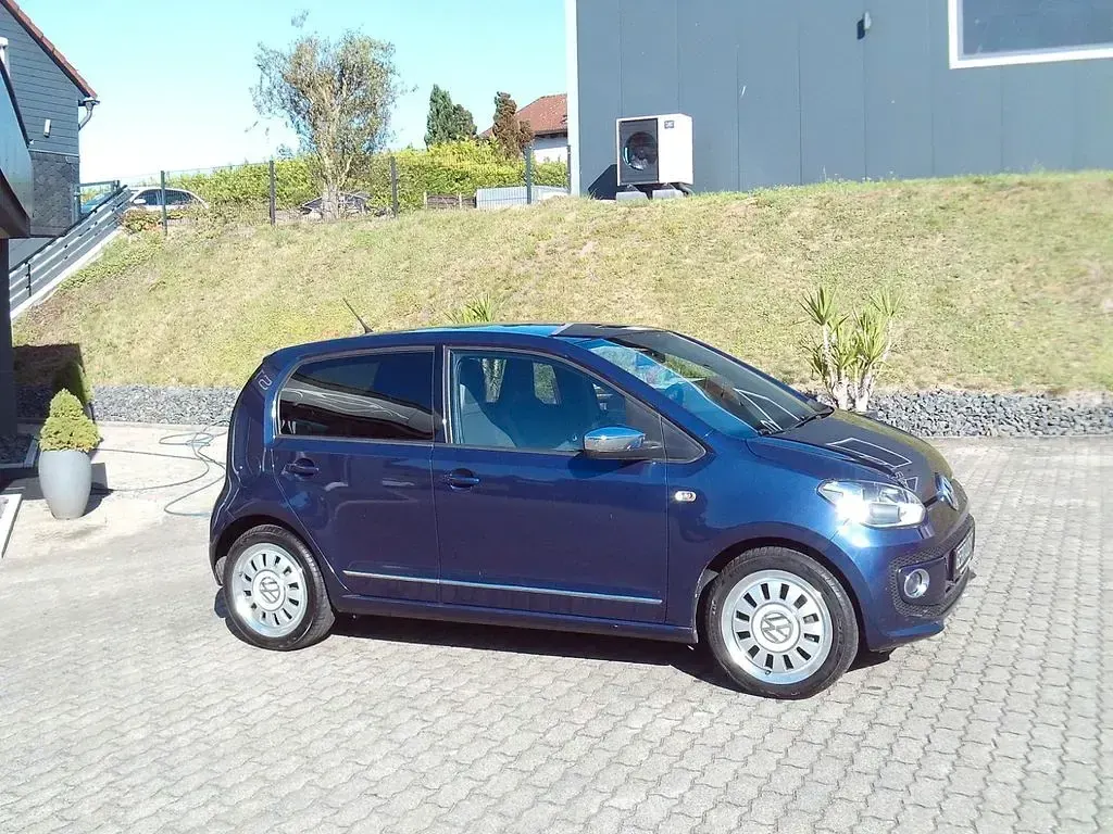Gebraucht VW up! Highline 75 PS (55 kW) 2016 Blau Kleinwagen