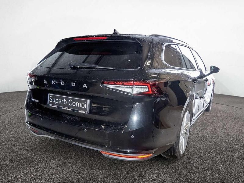 Gebraucht Skoda Superb Selection 150 PS (110 kW) 2024 Ebonyschwarz Kombi