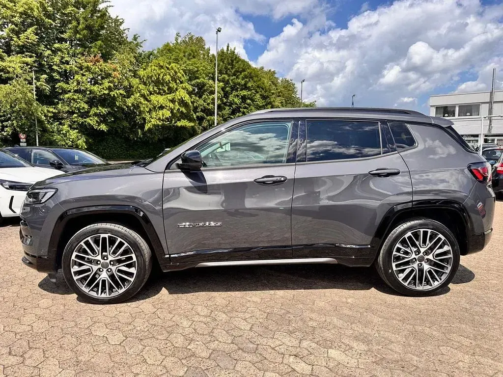 Gebraucht Jeep Compass Summit 131 PS (96 kW) 2025 Graphit grau SUV