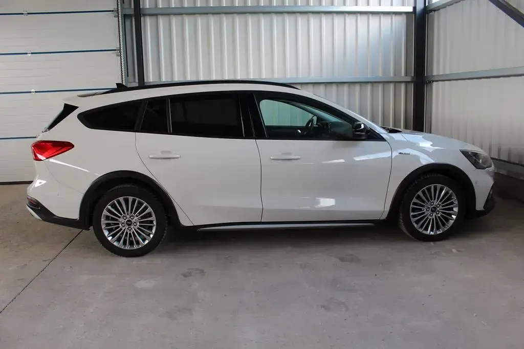 Gebraucht Ford Focus Active 182 PS (133 kW) 2018 Weiß Limousine