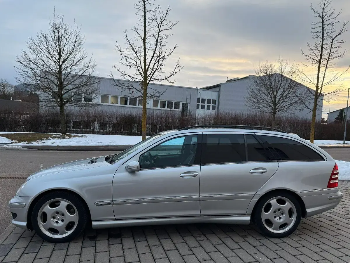 Gebraucht Mercedes C320 Avantgarde 224 PS (164 kW) 2006 Silber Limousine