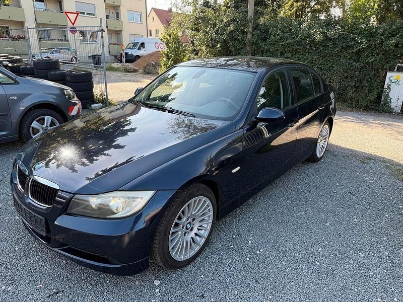 Blau Gebraucht 2007 BMW 318 Limousine | 2.990 € (Guter Preis) - Bild 1/4