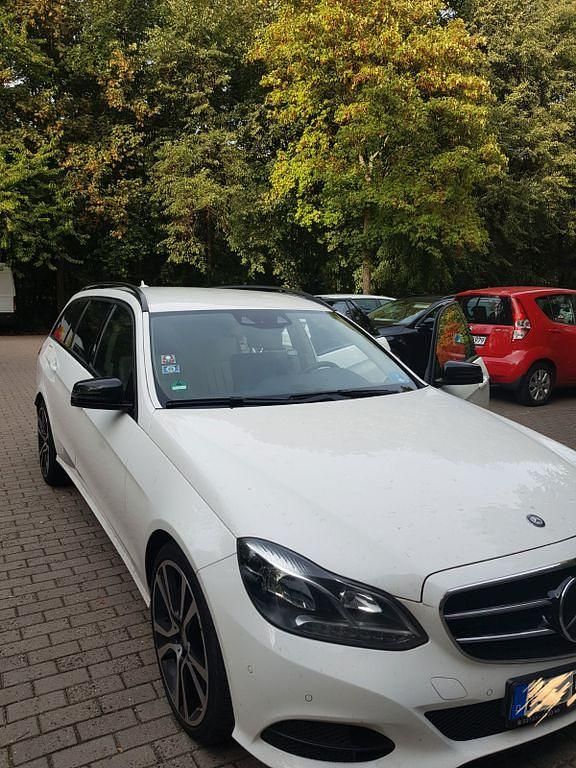 Gebraucht Mercedes E350 Avantgarde 258 PS (189 kW) 2015 Weiß Limousine