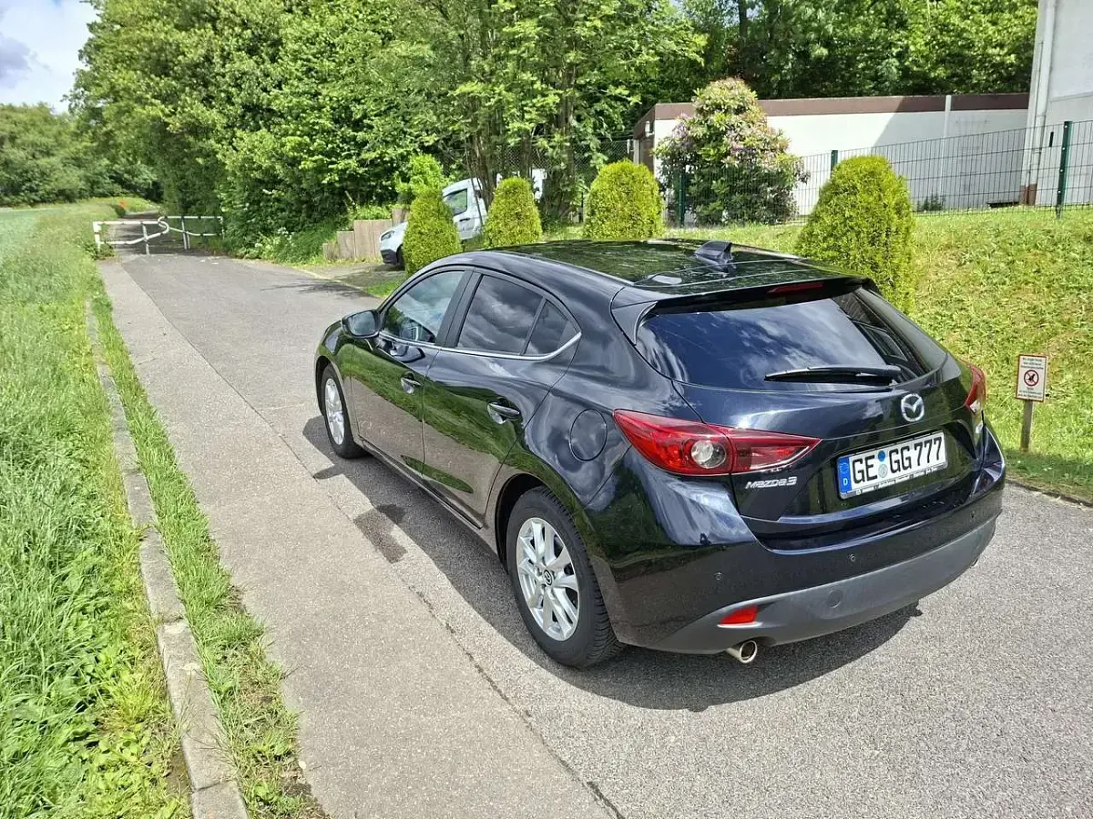 Gebraucht Mazda 3 Center-Line 120 PS (88 kW) 2015 Schwarz Kleinwagen