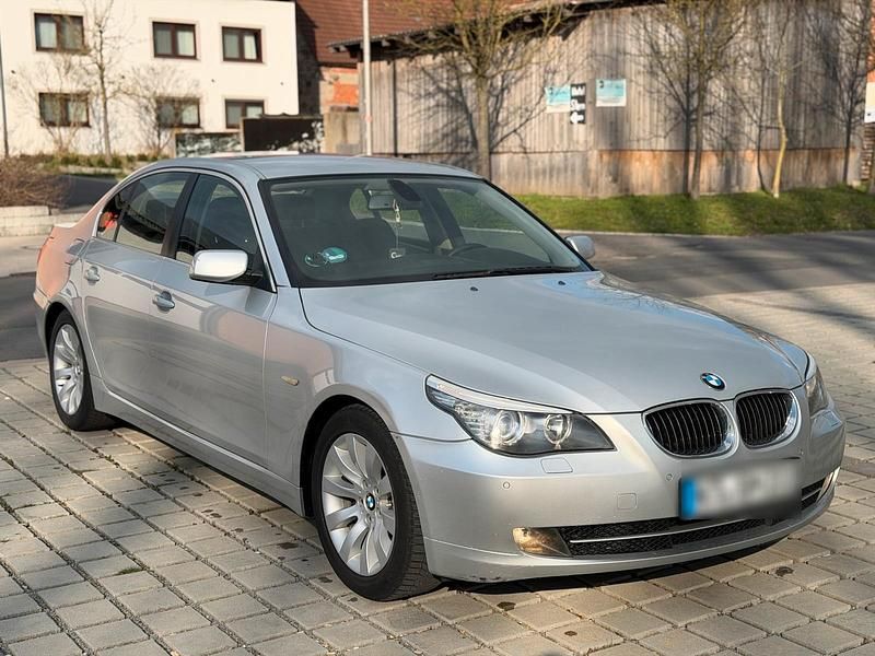 Gebraucht BMW 525 197 PS (144 kW) 2007 Silber Limousine